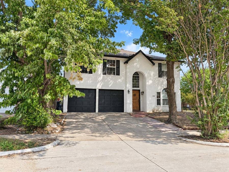 Property photo for 1330 Kensington Court, Garland, TX