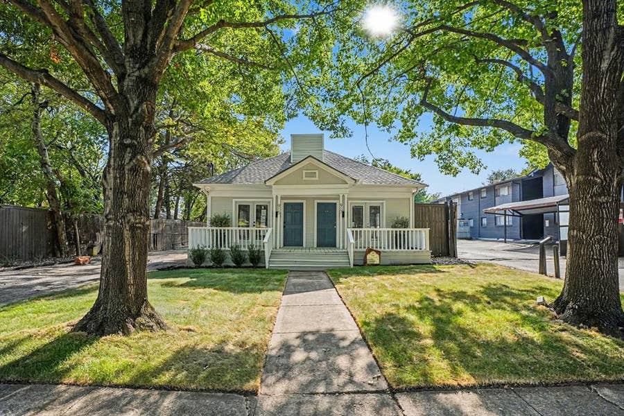 Property photo for 915 Annex Avenue, Dallas, TX