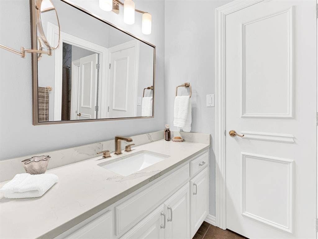 5208 Ambergate Lane, Dallas, TX 75287 5208 Ambergate Lane, Dallas, TX 75287