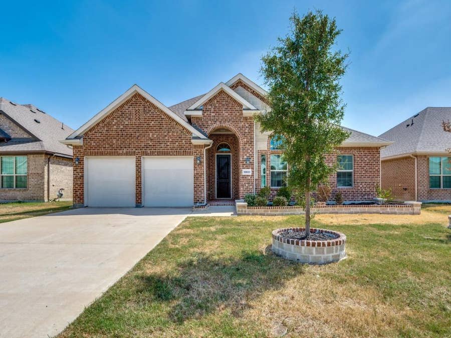 Property photo for 10623 Cherry Tree Way, Grand Prairie, TX