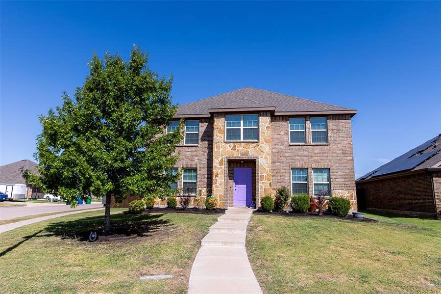 Property photo for 513 Clearlake Drive, Waxahachie, TX