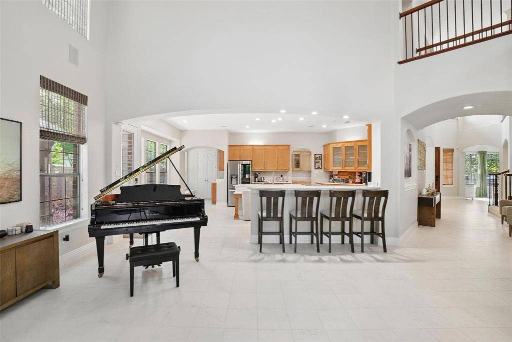 8319 Midway Road, Dallas, TX 75209 8319 Midway Road, Dallas, TX 75209