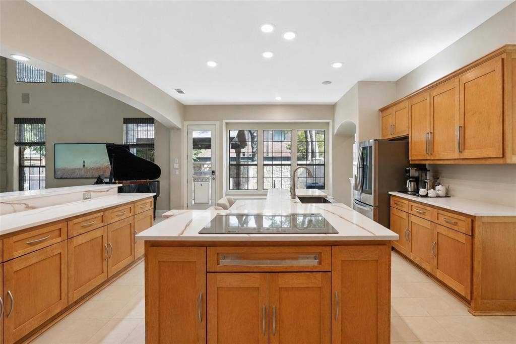 8319 Midway Road, Dallas, TX 75209 8319 Midway Road, Dallas, TX 75209
