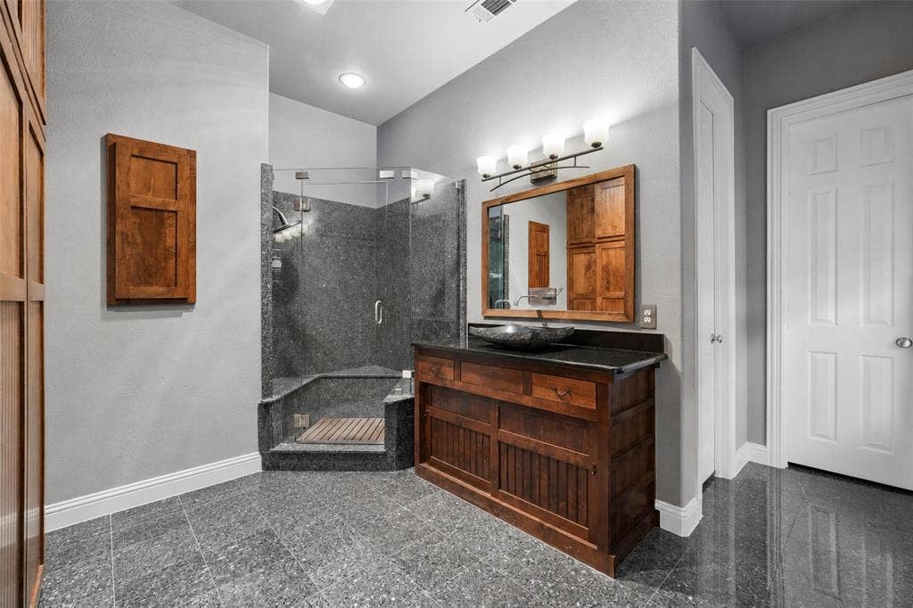 8319 Midway Road, Dallas, TX 75209 8319 Midway Road, Dallas, TX 75209