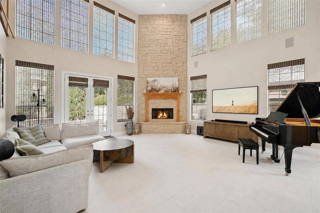 8319 Midway Road, Dallas, TX 75209 8319 Midway Road, Dallas, TX 75209
