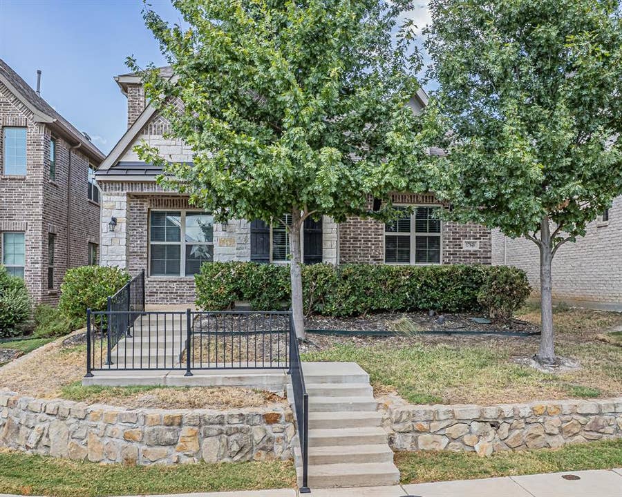 Property photo for 17848 Bottlebrush Drive, Dallas, TX