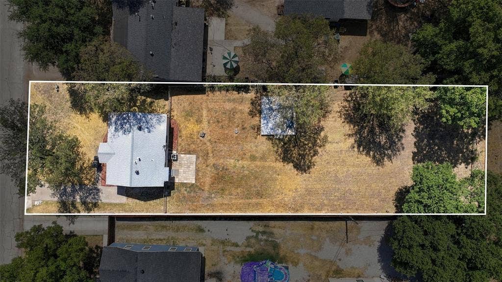 605 NE 33rd Street, Grand Prairie, TX 75050 605 NE 33rd Street, Grand Prairie, TX 75050