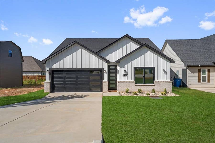 Property photo for 5614 San Jacinto Drive, Granbury, TX