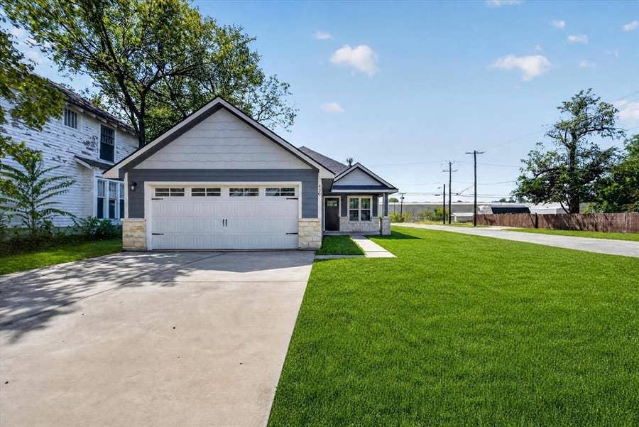 Property photo for 430 W Morgan Street, Denison, TX