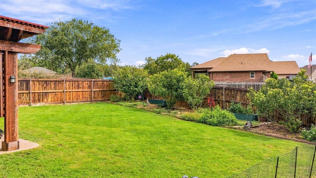 6503 Pirlie Court, Granbury, TX 76049 Fenced Back Yard