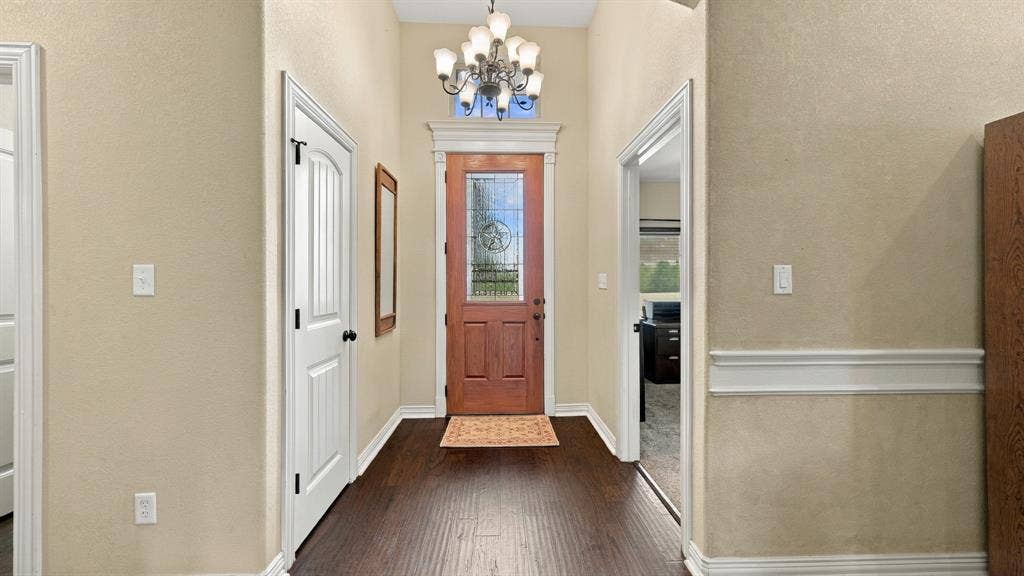6503 Pirlie Court, Granbury, TX 76049 Front Entry with Office or Bedroom off entry