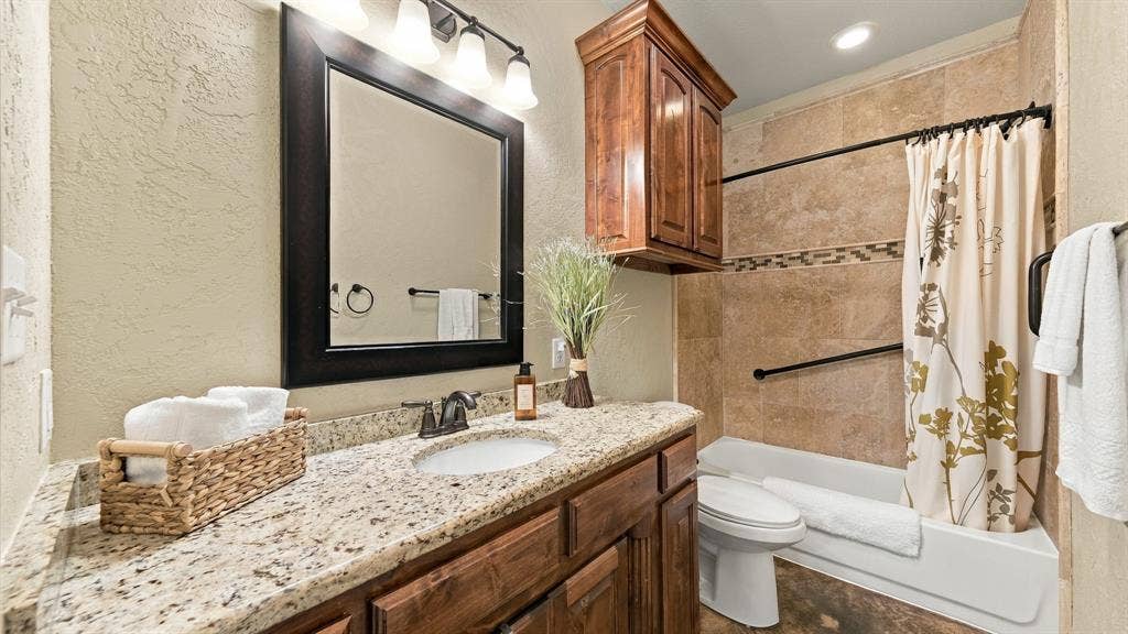 6503 Pirlie Court, Granbury, TX 76049 Guest Bathroom 1st floor