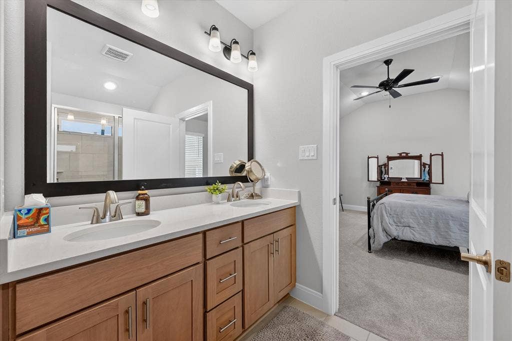 1112 Abigail Way, Midlothian, TX 76065