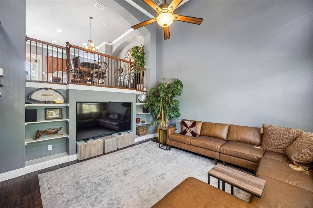 5740 Robbie Road, Plano, TX 75024 5740 Robbie Road, Plano, TX 75024