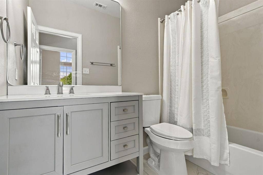 11535 Yoakum Drive, Frisco, TX 75035 11535 Yoakum Drive, Frisco, TX 75035