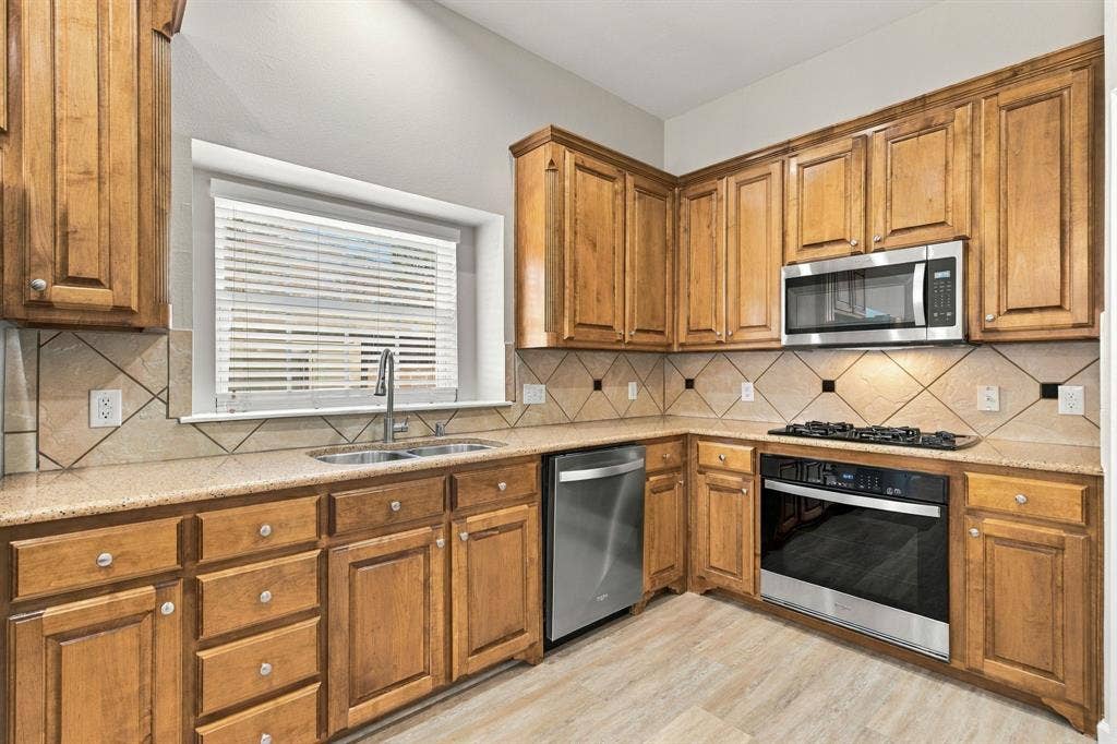 11535 Yoakum Drive, Frisco, TX 75035 11535 Yoakum Drive, Frisco, TX 75035