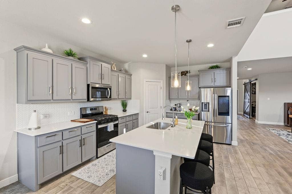 1221 Boulder Drive, Cedar Hill, TX 75104 1221 Boulder Drive, Cedar Hill, TX 75104