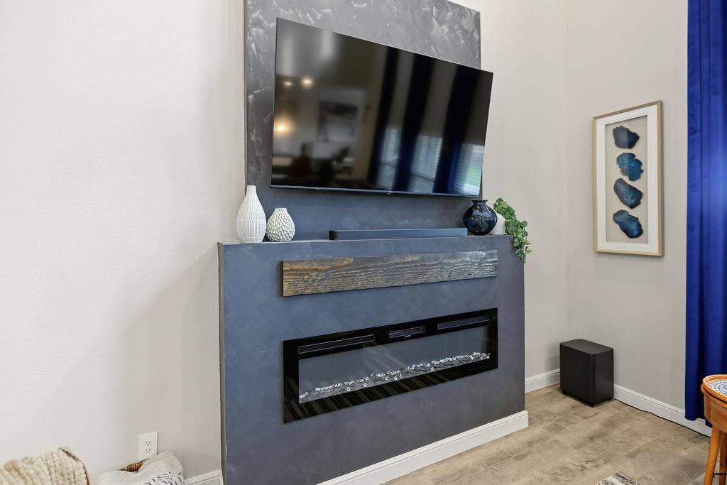 1221 Boulder Drive, Cedar Hill, TX 75104 View of electric fireplace