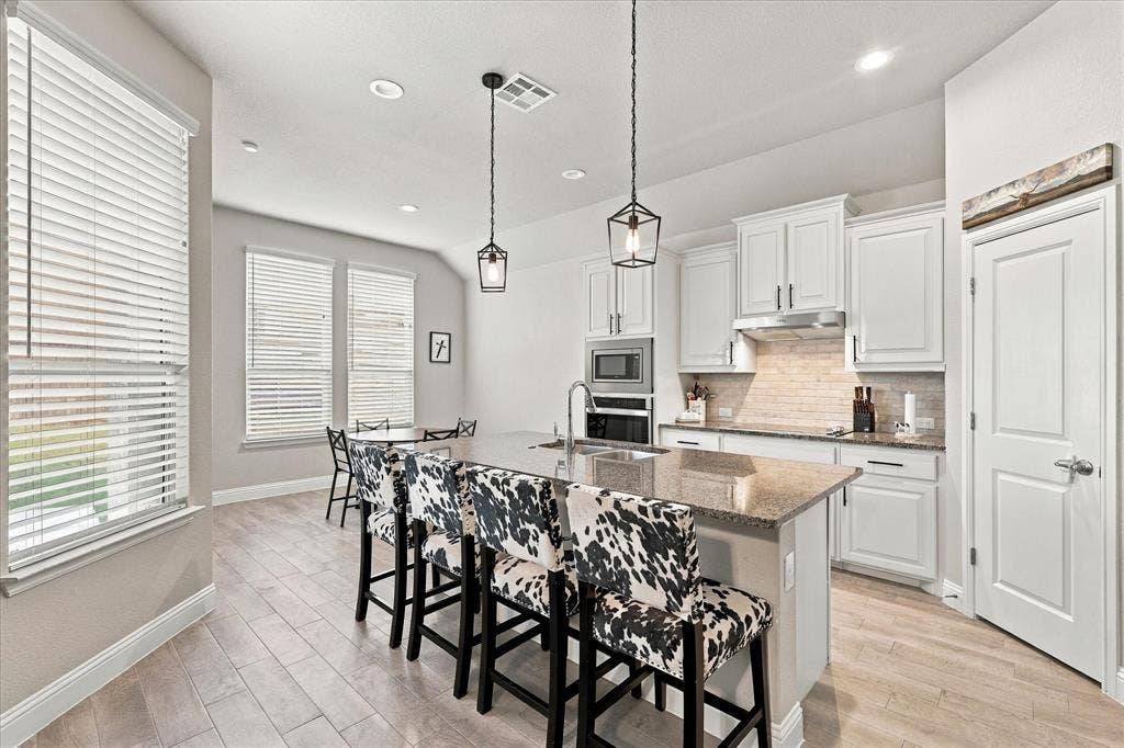 5622 Log Cabin Court, Midlothian, TX 76065 5622 Log Cabin Court, Midlothian, TX 76065