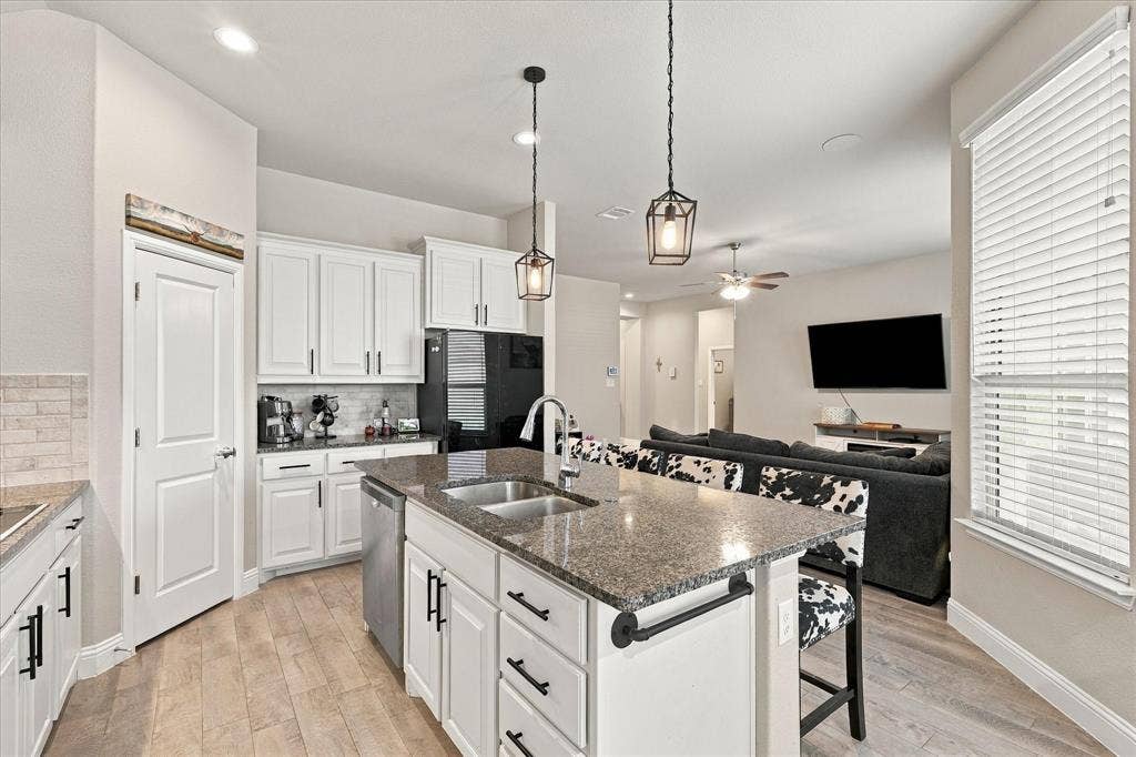 5622 Log Cabin Court, Midlothian, TX 76065 5622 Log Cabin Court, Midlothian, TX 76065