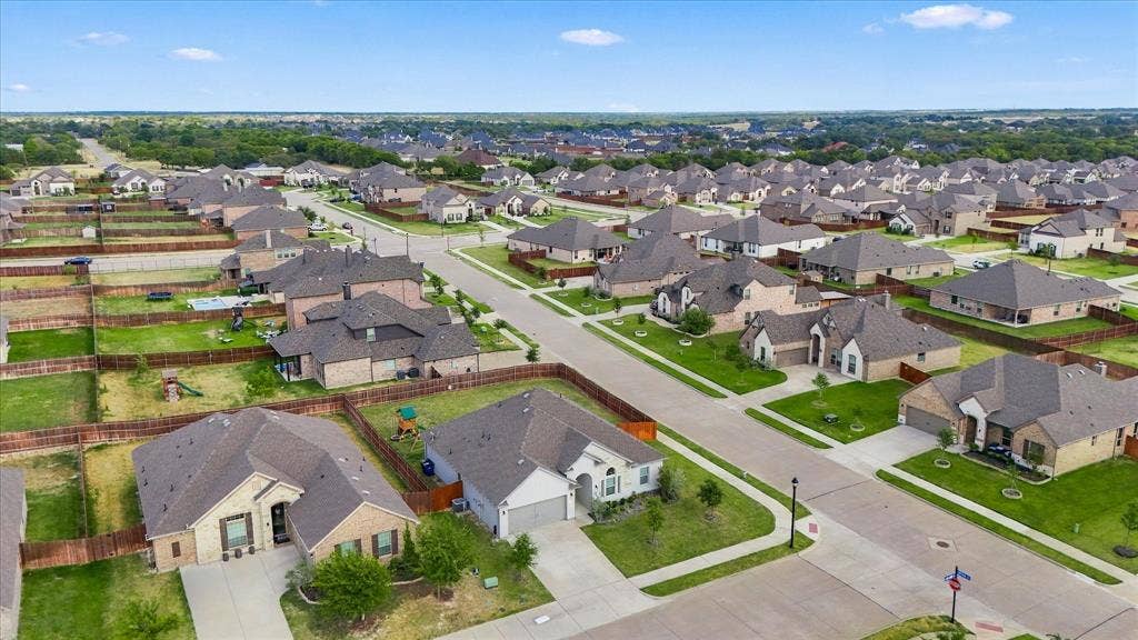 5622 Log Cabin Court, Midlothian, TX 76065 5622 Log Cabin Court, Midlothian, TX 76065