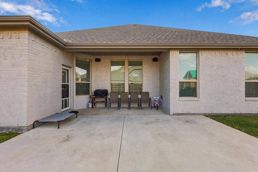 5622 Log Cabin Court, Midlothian, TX 76065 5622 Log Cabin Court, Midlothian, TX 76065