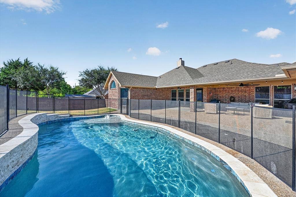 6460 Fox Run Dr., Midlothian, TX 76065 6460 Fox Run Dr., Midlothian, TX 76065