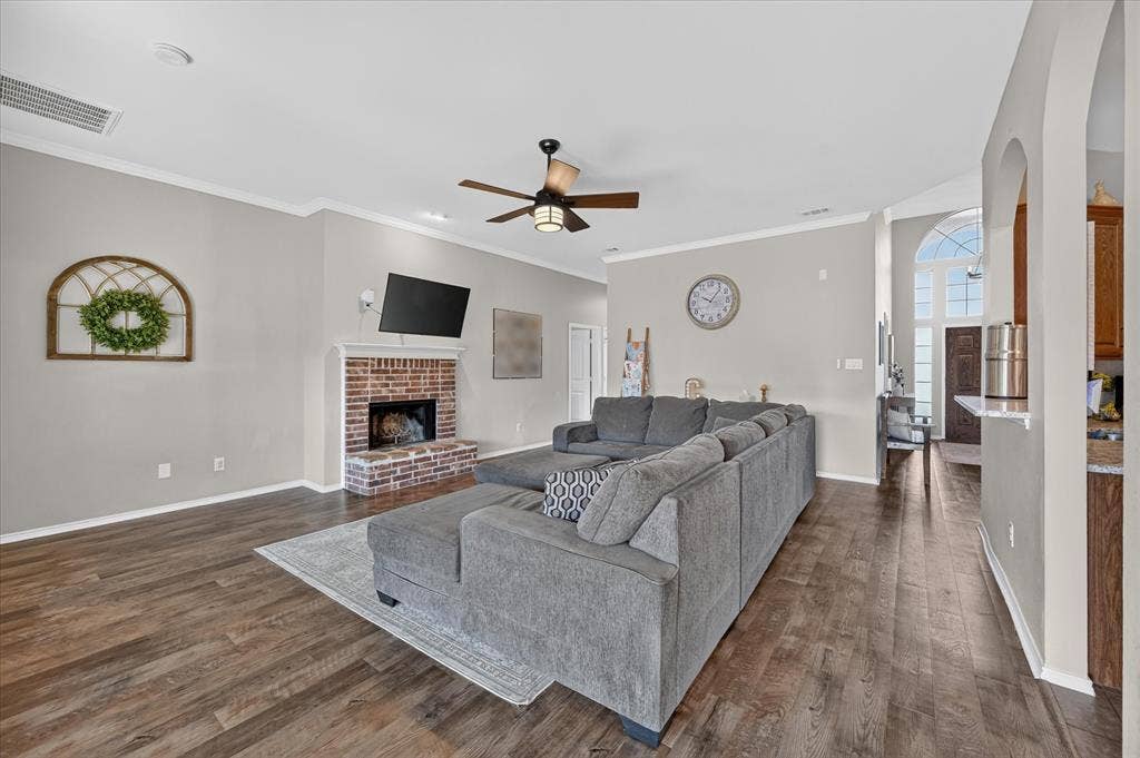 6460 Fox Run Dr., Midlothian, TX 76065 6460 Fox Run Dr., Midlothian, TX 76065