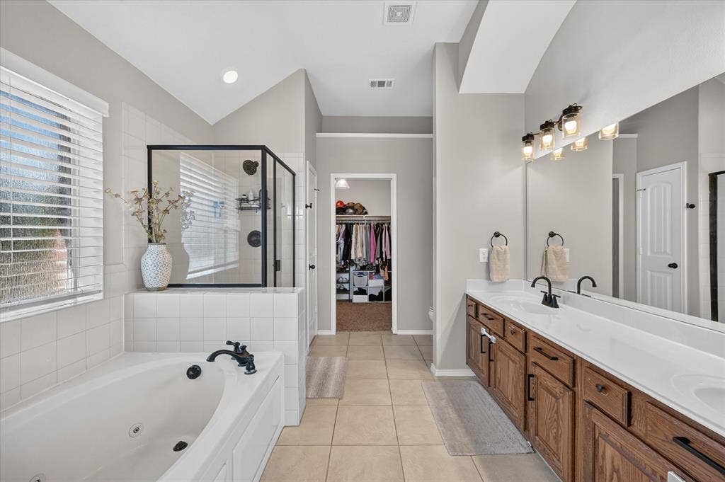 6460 Fox Run Dr., Midlothian, TX 76065 6460 Fox Run Dr., Midlothian, TX 76065