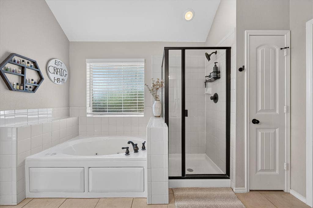 6460 Fox Run Dr., Midlothian, TX 76065 6460 Fox Run Dr., Midlothian, TX 76065