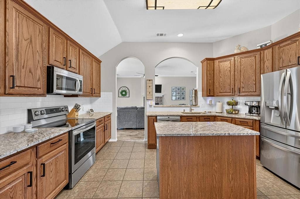 6460 Fox Run Dr., Midlothian, TX 76065 6460 Fox Run Dr., Midlothian, TX 76065