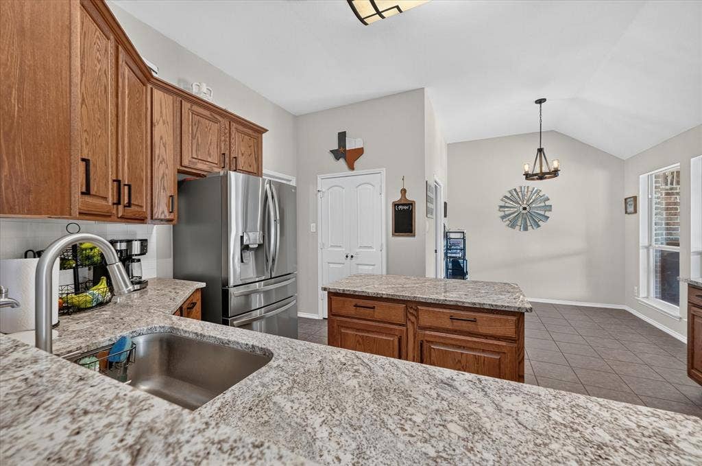6460 Fox Run Dr., Midlothian, TX 76065 6460 Fox Run Dr., Midlothian, TX 76065