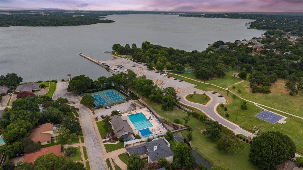 4007 Lake Powell Drive, Arlington, TX 76016 4007 Lake Powell Drive, Arlington, TX 76016