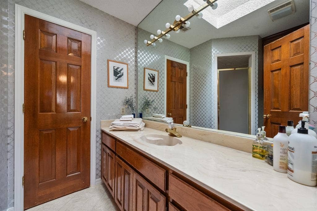 4007 Lake Powell Drive, Arlington, TX 76016 4007 Lake Powell Drive, Arlington, TX 76016