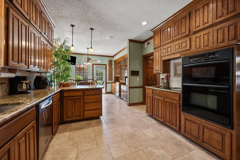 4007 Lake Powell Drive, Arlington, TX 76016 4007 Lake Powell Drive, Arlington, TX 76016