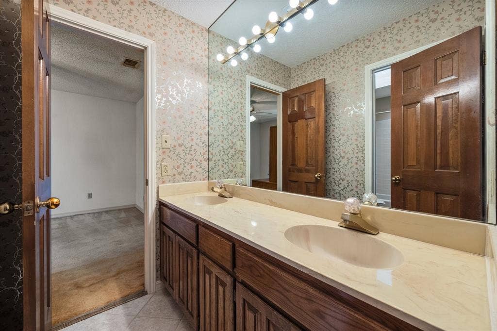 4007 Lake Powell Drive, Arlington, TX 76016 4007 Lake Powell Drive, Arlington, TX 76016