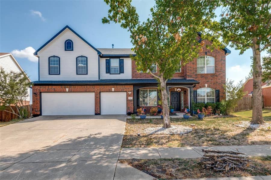 Property photo for 2107 Songbird Drive, Forney, TX