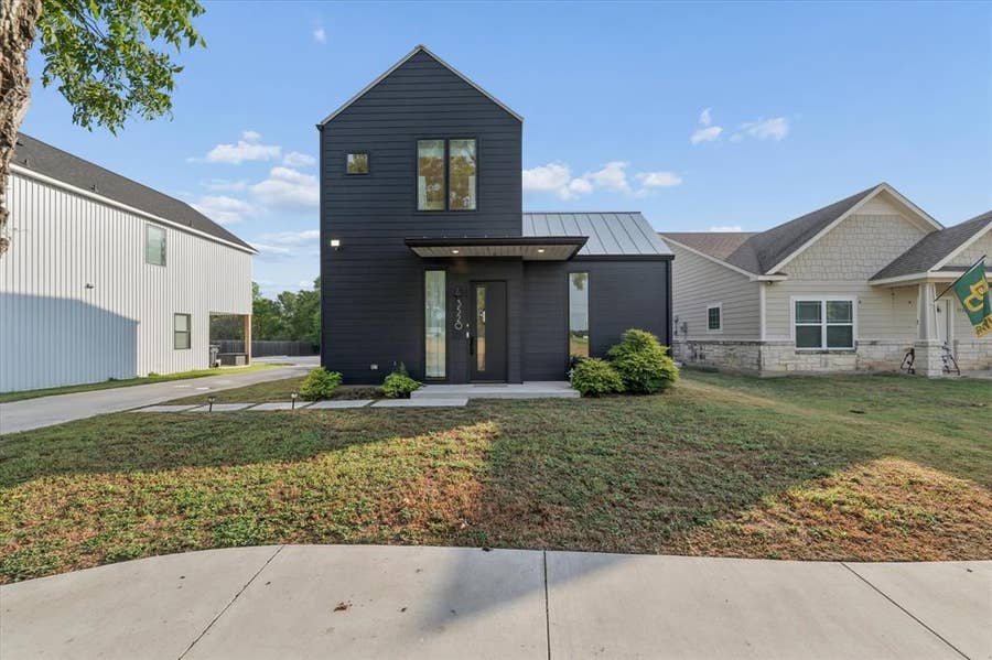 Property photo for 3520 S 4TH, Waco, TX