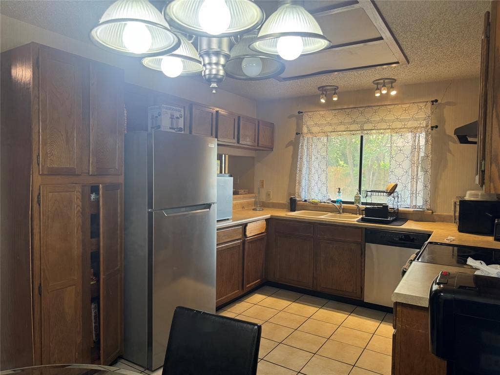 2681 Steppington Street, Grand Prairie, TX 75052 Additional content
