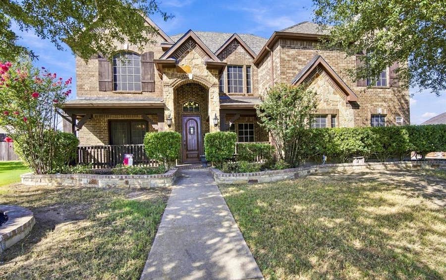 Property photo for 1861 Chuckwagon Drive, Midlothian, TX