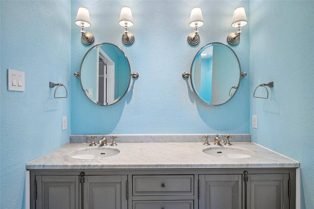 Dual lavatories and granite counters