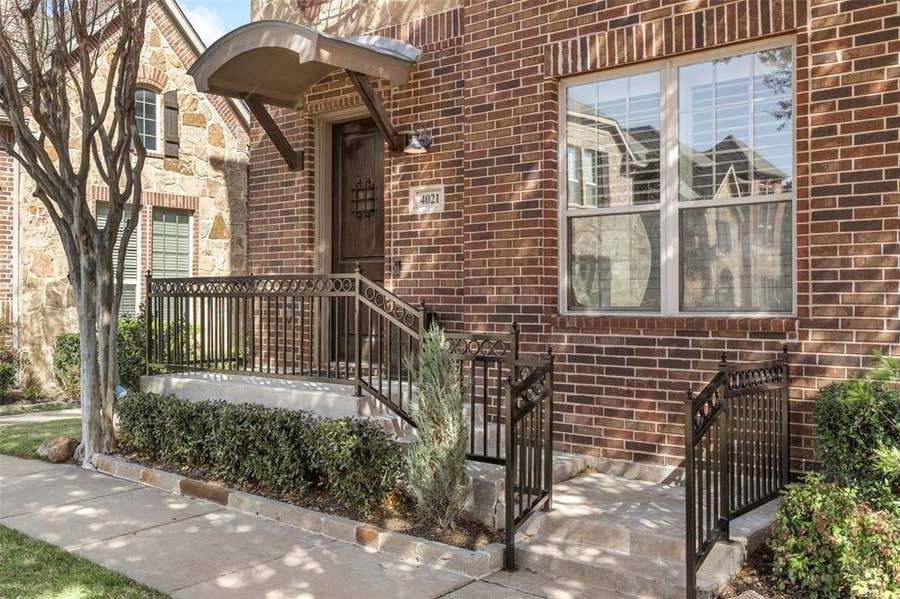 Property photo for 4021 Winsor Drive, Farmers Branch, TX
