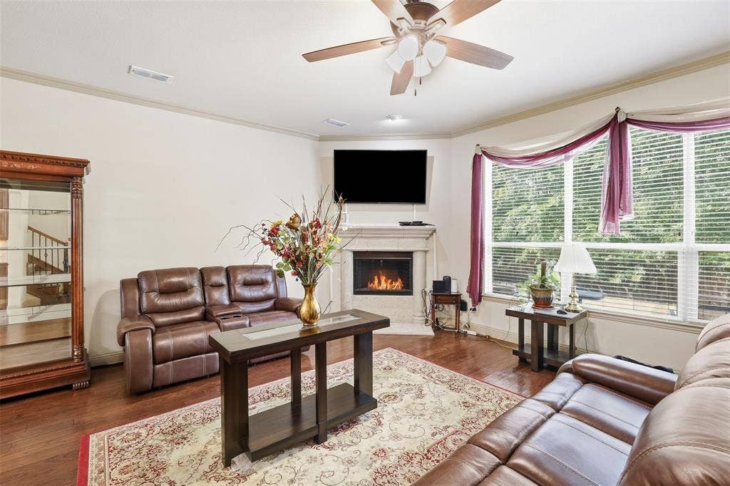 225 Bentley Drive, Midlothian, TX 76065 225 Bentley Drive, Midlothian, TX 76065
