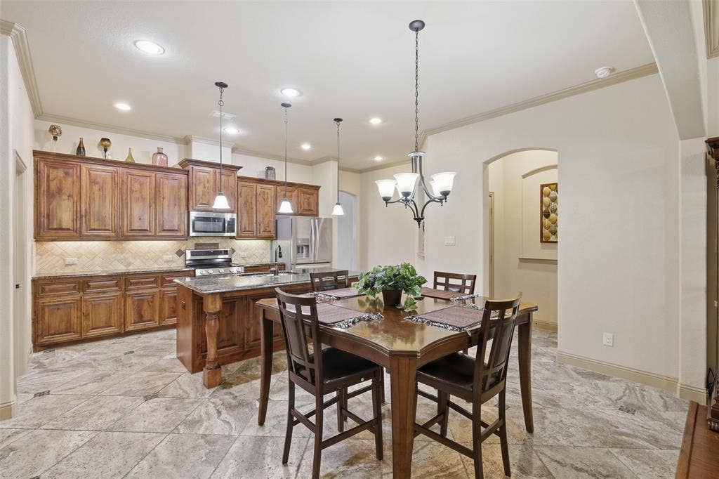 225 Bentley Drive, Midlothian, TX 76065 225 Bentley Drive, Midlothian, TX 76065