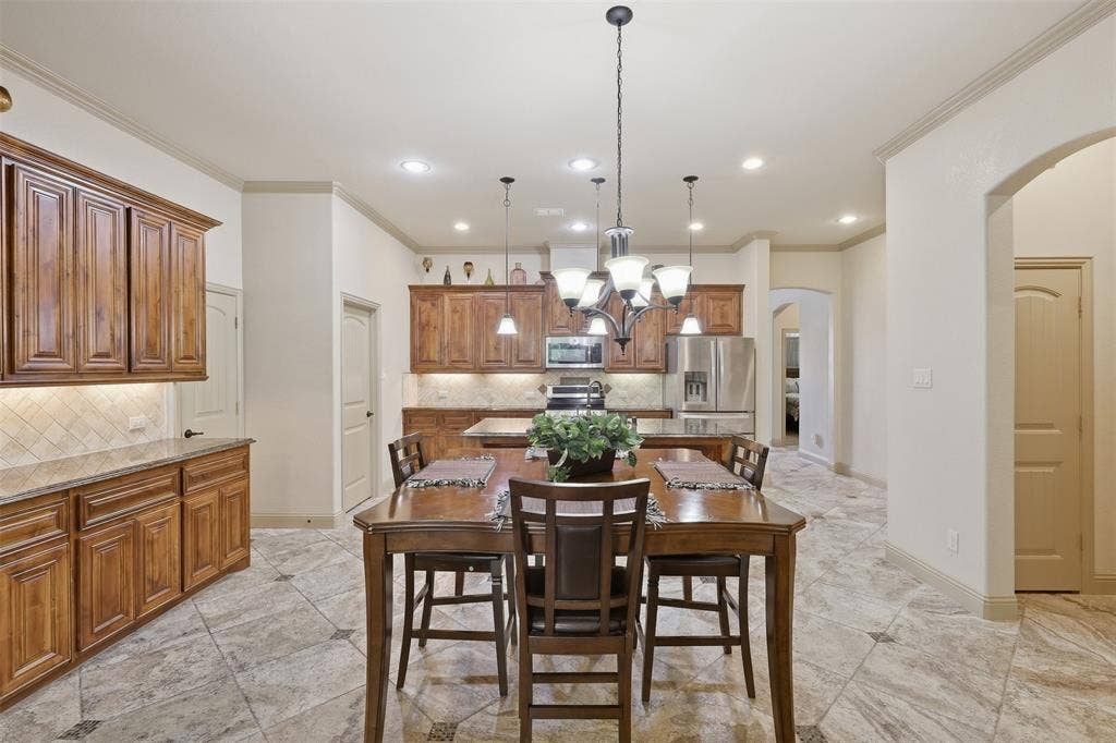 225 Bentley Drive, Midlothian, TX 76065 225 Bentley Drive, Midlothian, TX 76065
