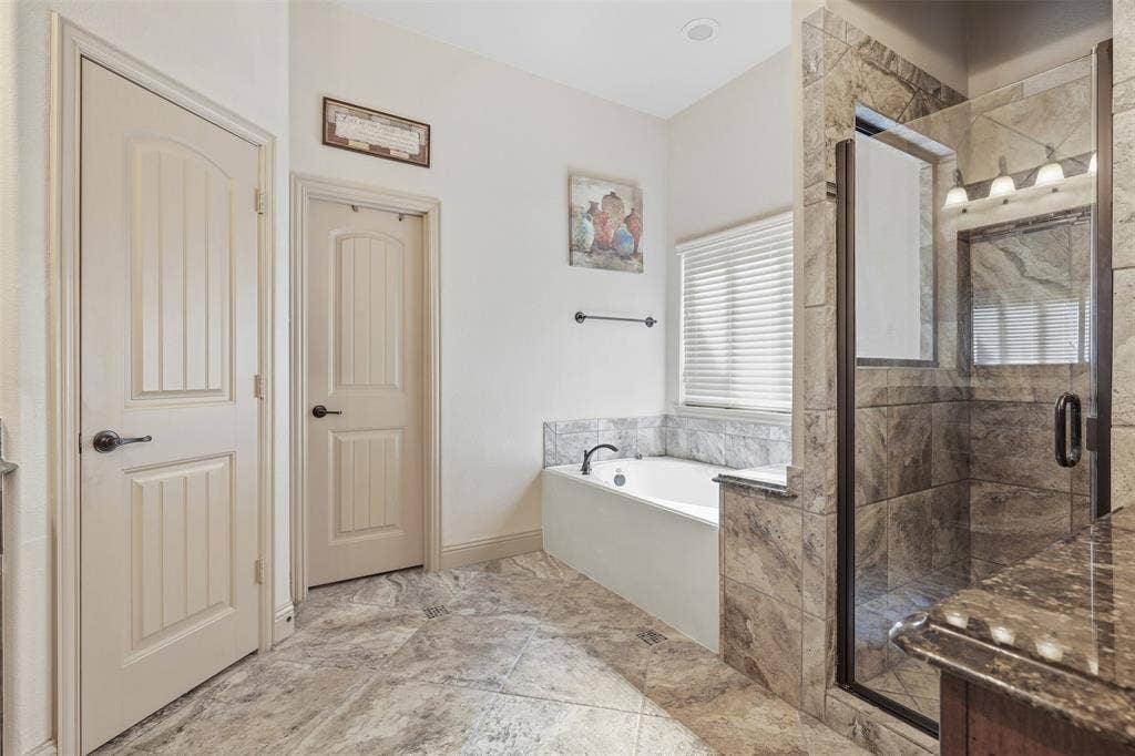 225 Bentley Drive, Midlothian, TX 76065 225 Bentley Drive, Midlothian, TX 76065