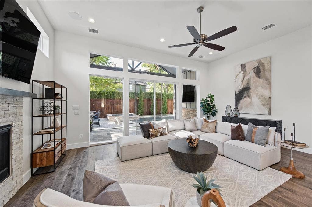 8655 Forest Hills Boulevard, Dallas, TX 75218 8655 Forest Hills Boulevard, Dallas, TX 75218
