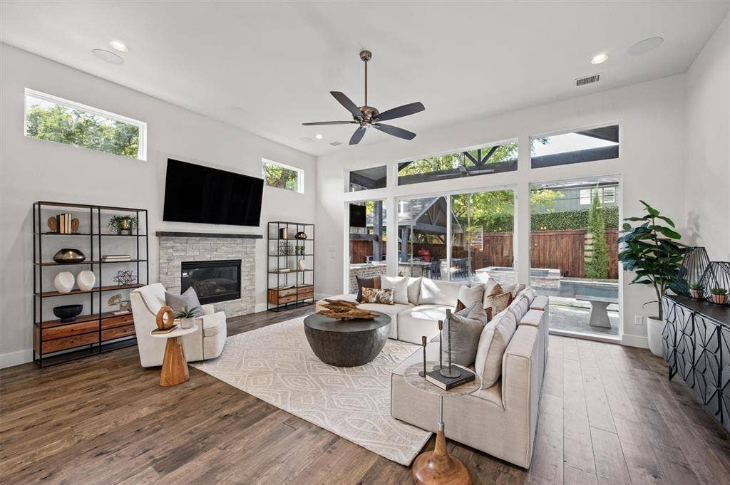 8655 Forest Hills Boulevard, Dallas, TX 75218 8655 Forest Hills Boulevard, Dallas, TX 75218