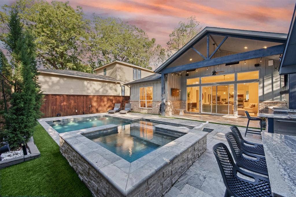 8655 Forest Hills Boulevard, Dallas, TX 75218 Outdoor Oasis