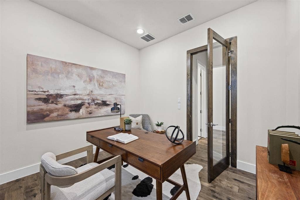 8655 Forest Hills Boulevard, Dallas, TX 75218 8655 Forest Hills Boulevard, Dallas, TX 75218